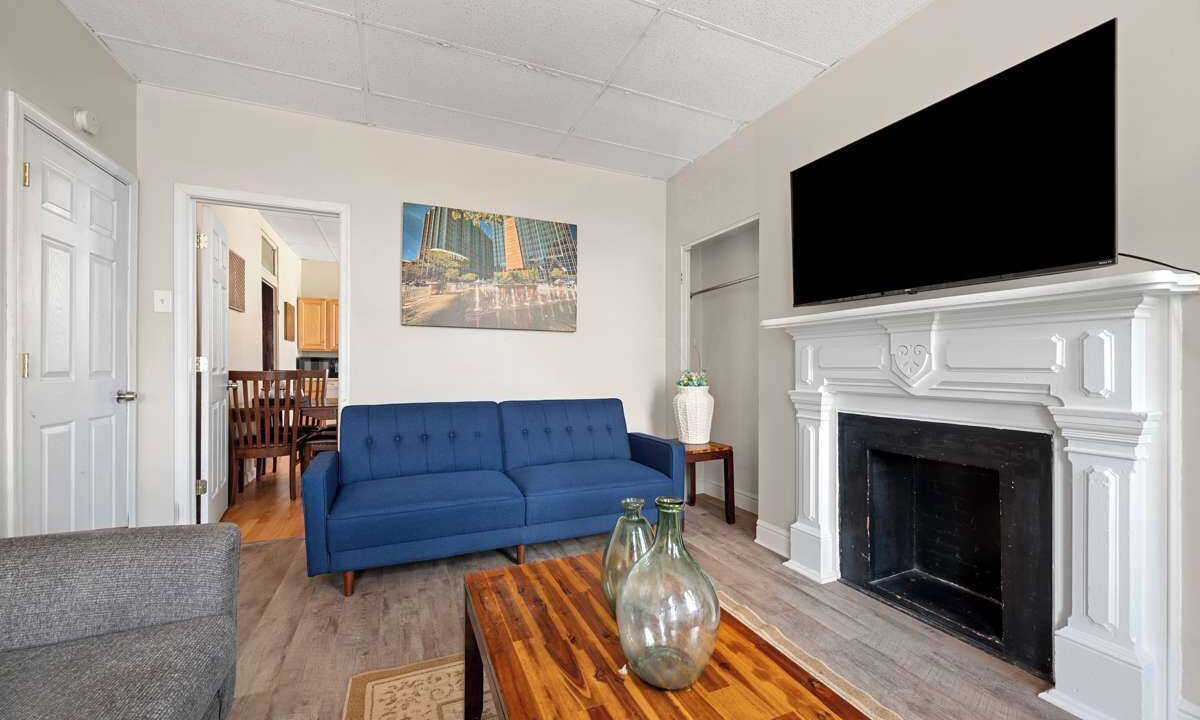Photo of Livingroom in South Side Flats