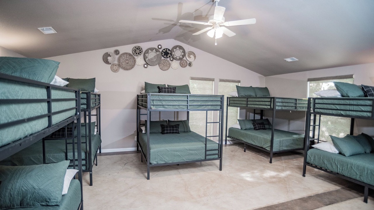 Photo of Bedroom in Luling