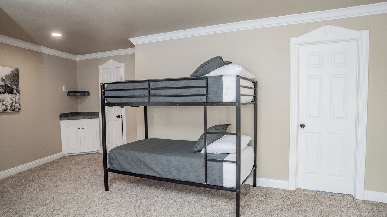 Photo of Bedroom in Luling