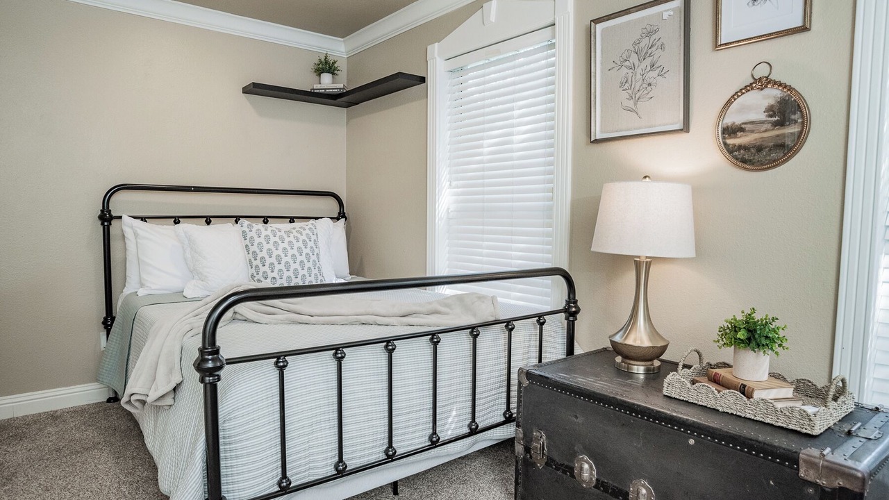 Photo of Bedroom in Luling