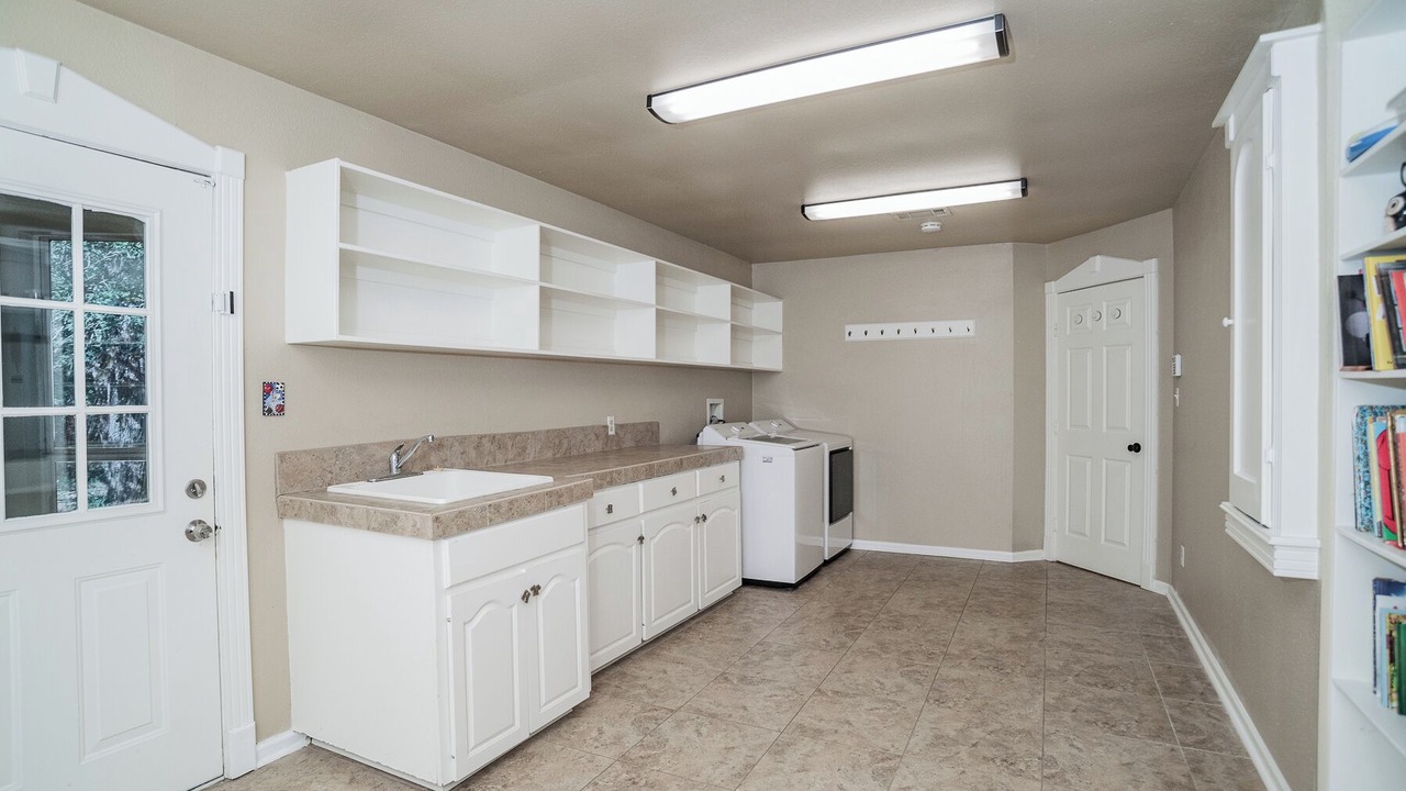 Photo of Kitchen in Luling