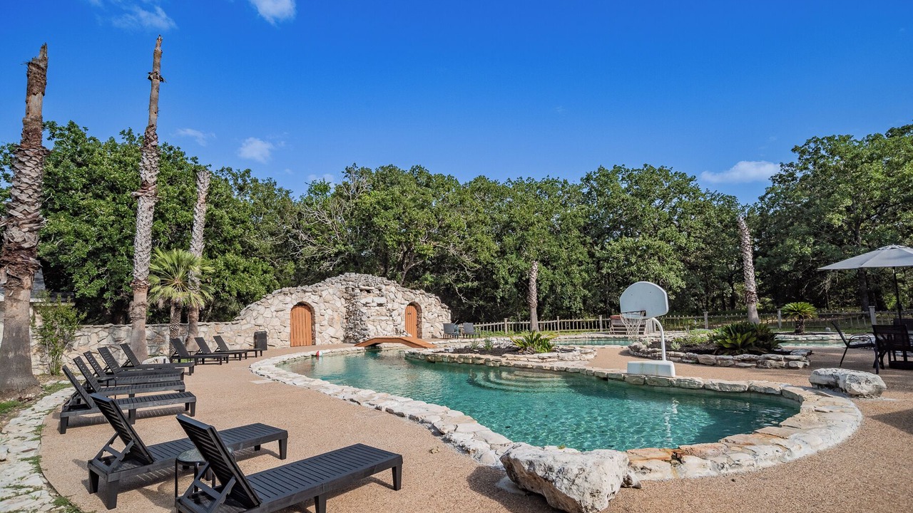 Photo of Outdoor in Luling