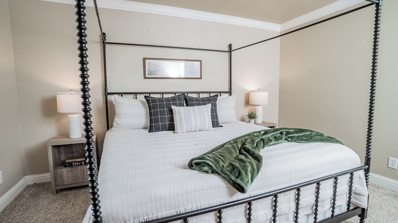 Photo of Bedroom in Luling