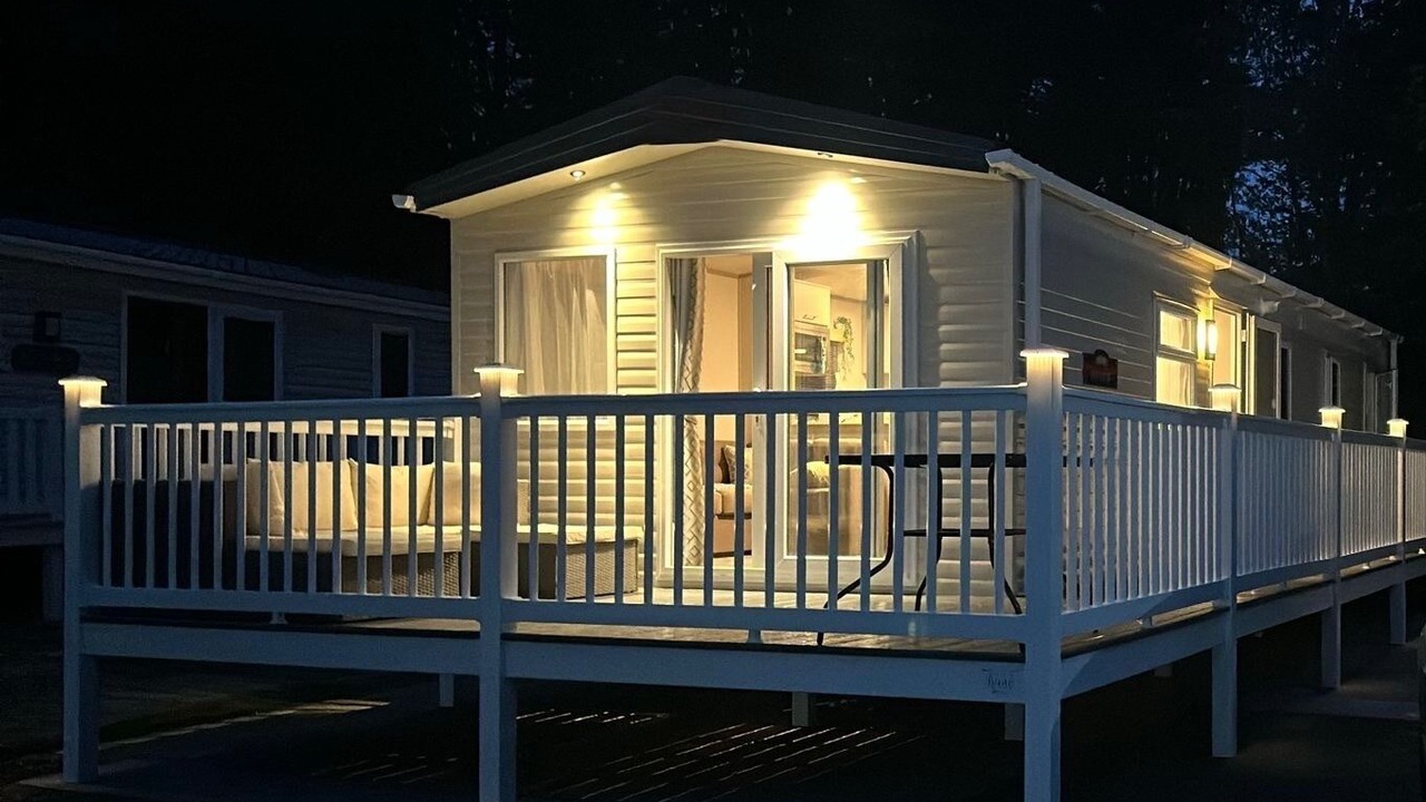 Photo of Others in Cayton Bay