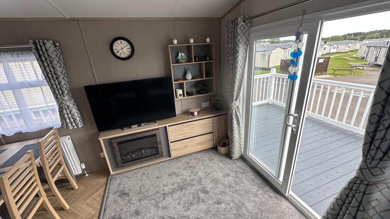 Photo of Others in Cayton Bay