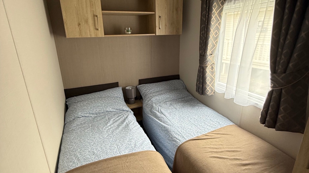 Photo of Others in Cayton Bay