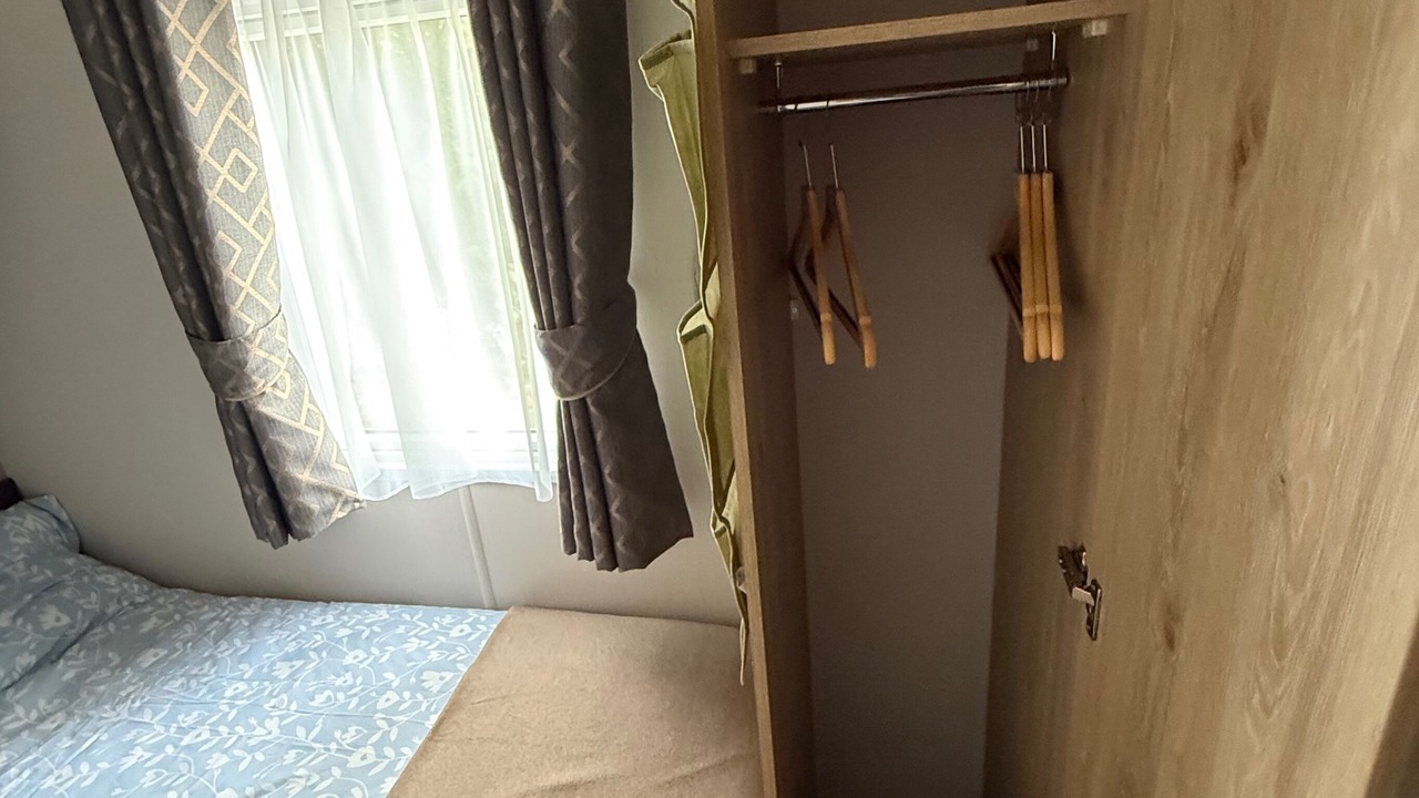 Photo of Others in Cayton Bay