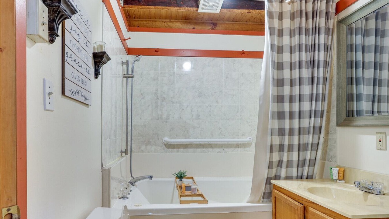 Photo of Bathroom in Taswell