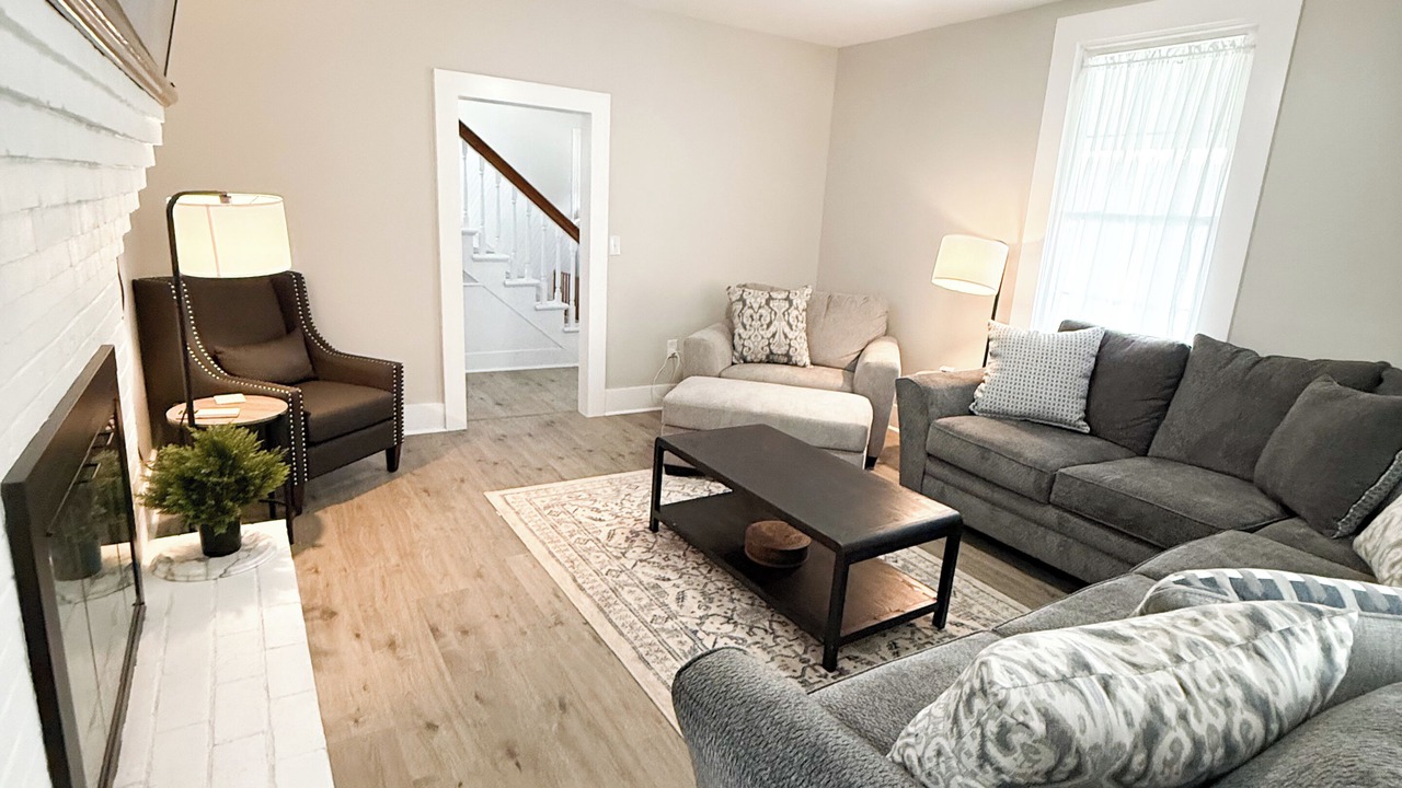 Photo of Livingroom in Hiwassee