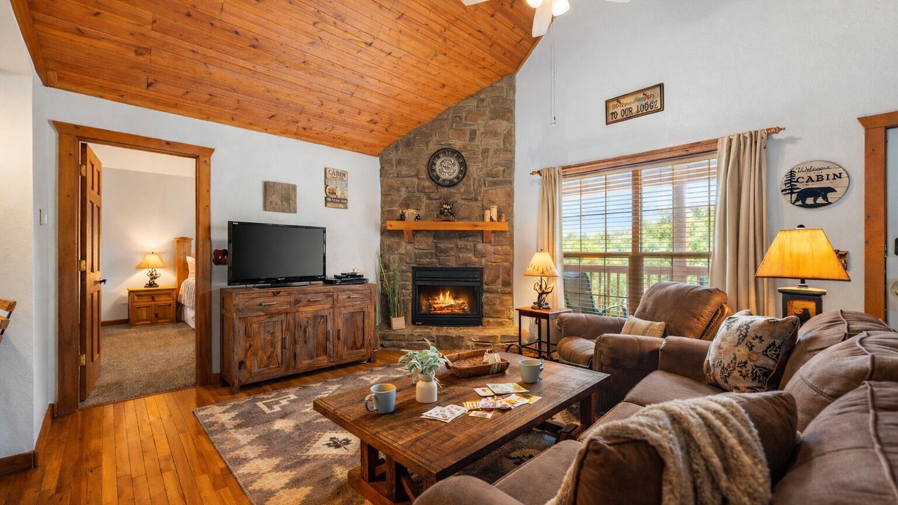 Photo of Livingroom in Branson West