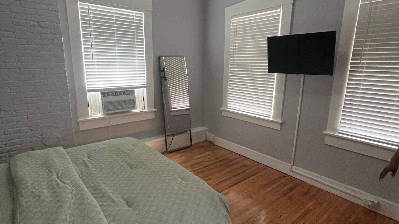 Photo of Bedroom in Alton