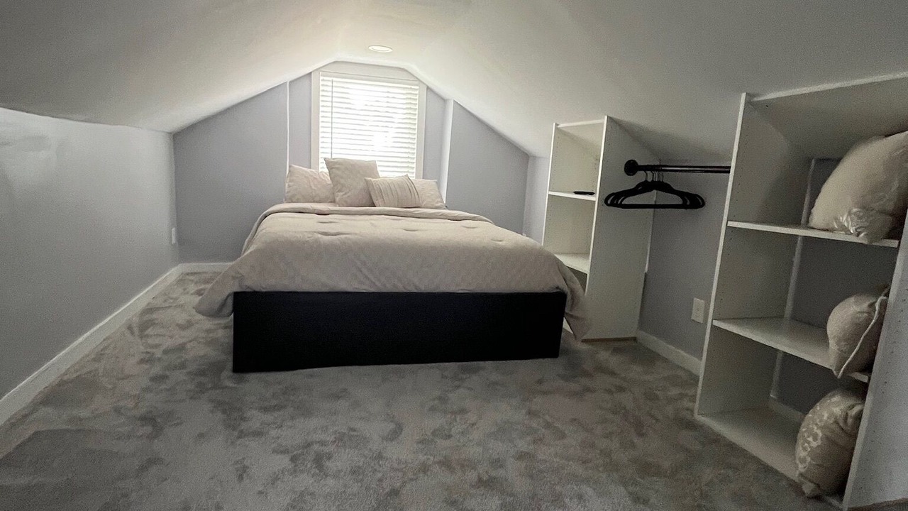 Photo of Bedroom in Alton