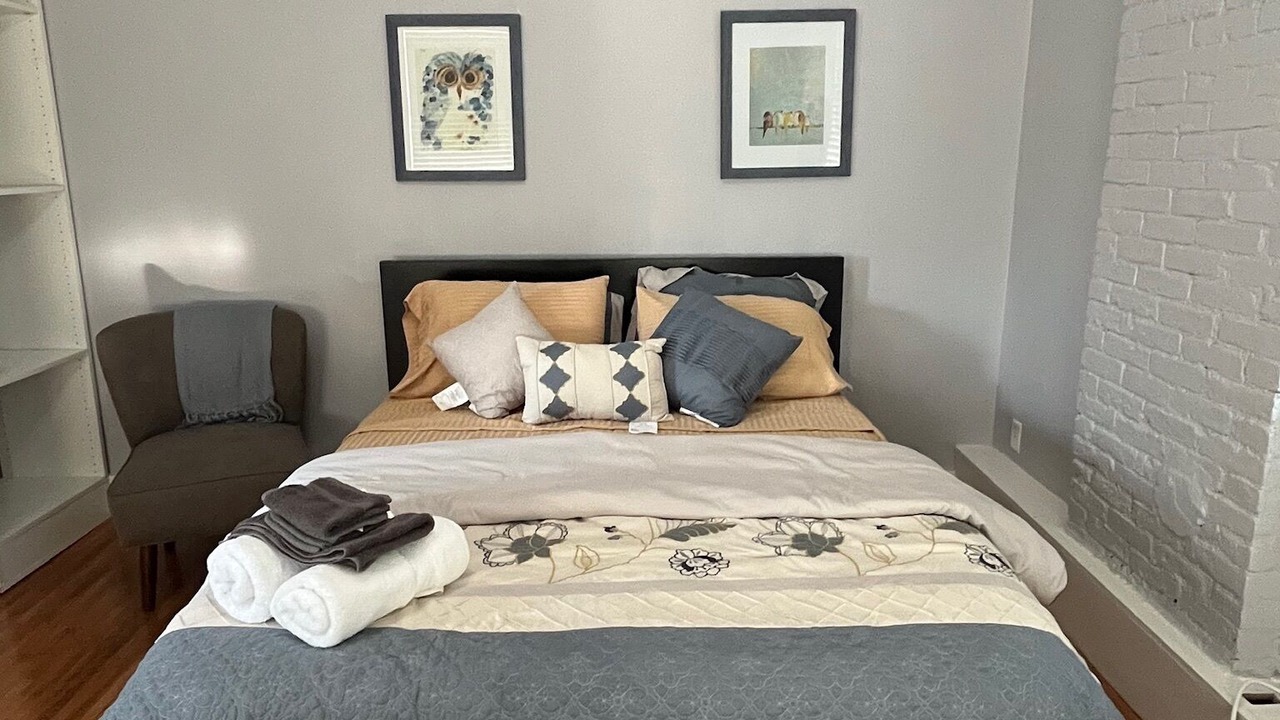 Photo of Bedroom in Alton