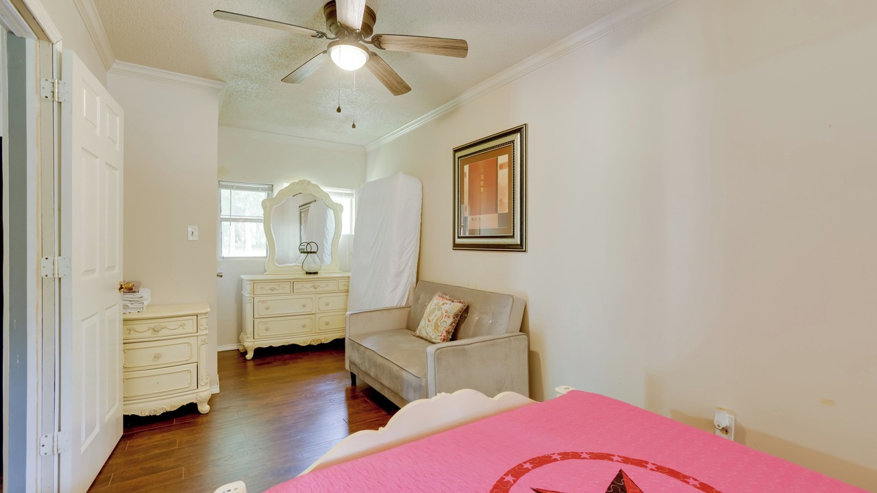 Photo of Bedroom in Cleveland