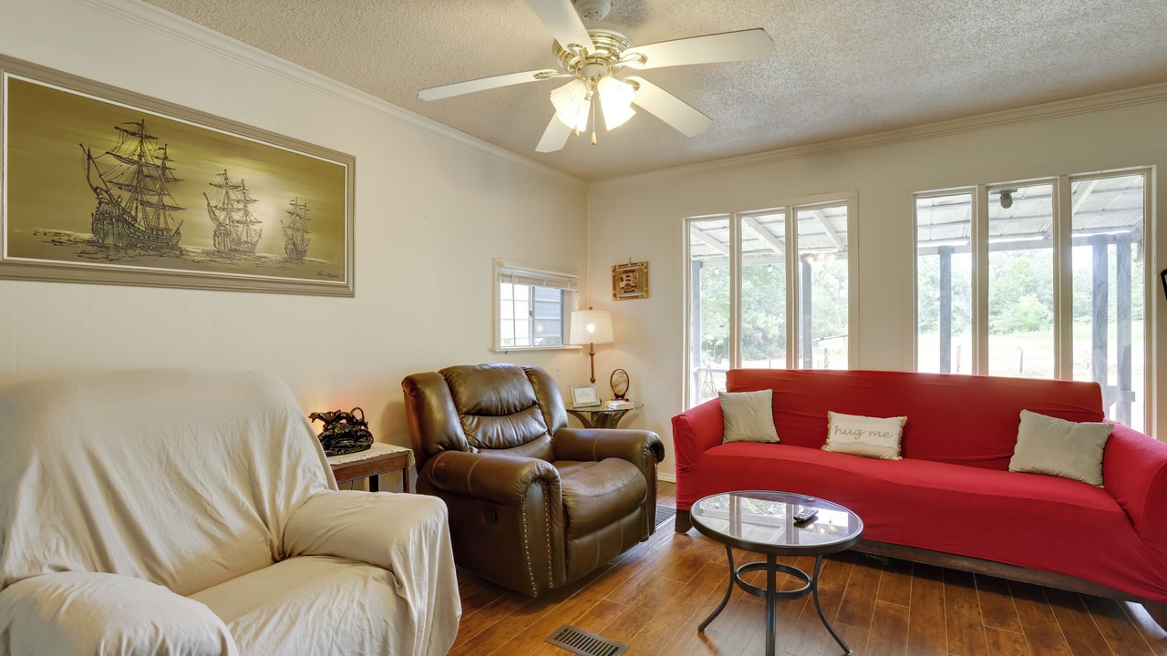 Photo of Livingroom in Cleveland