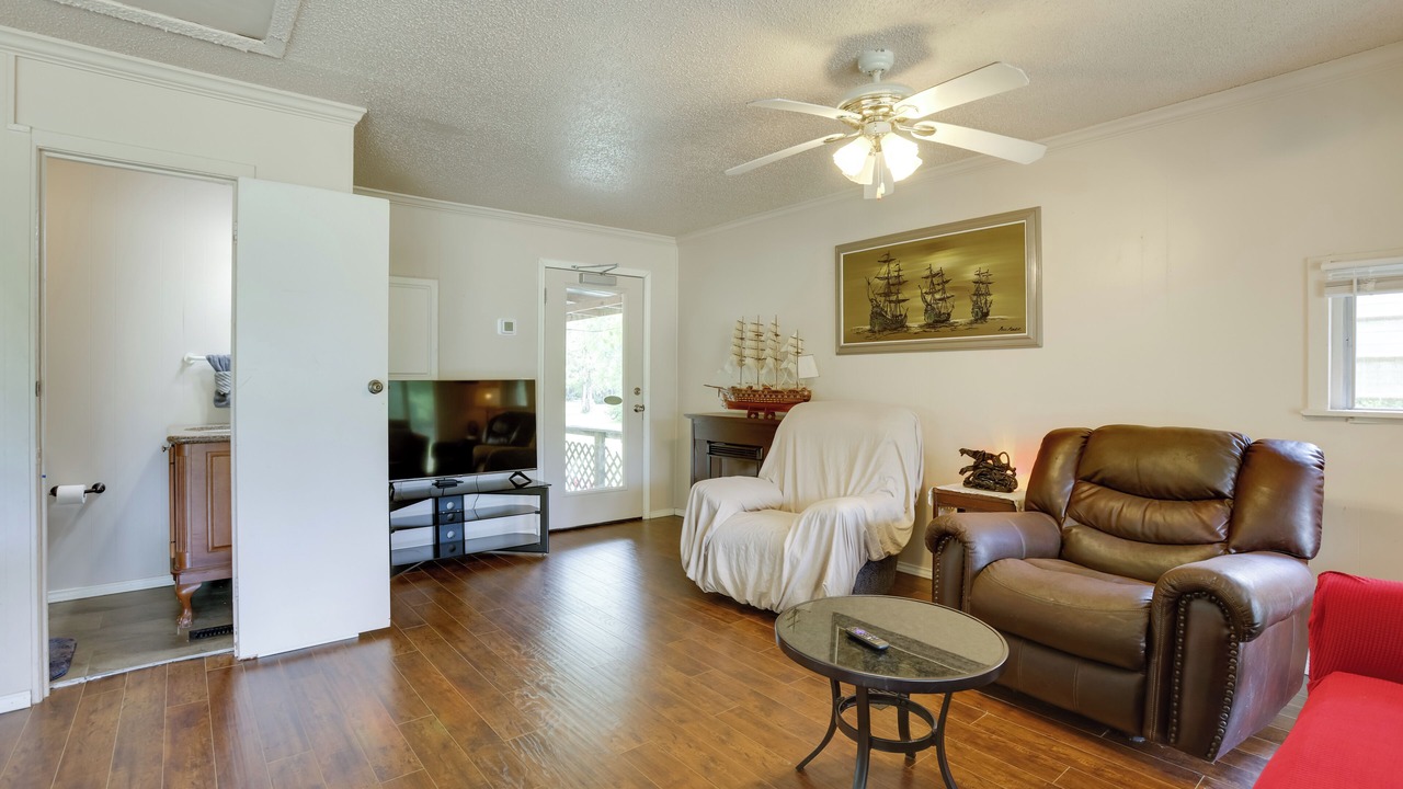 Photo of Livingroom in Cleveland