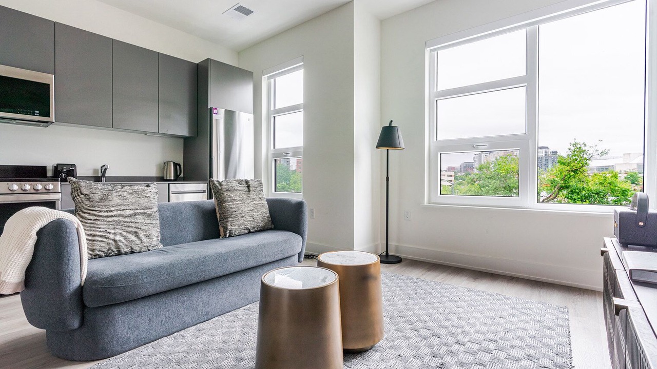 Photo of Livingroom in Truxton Circle