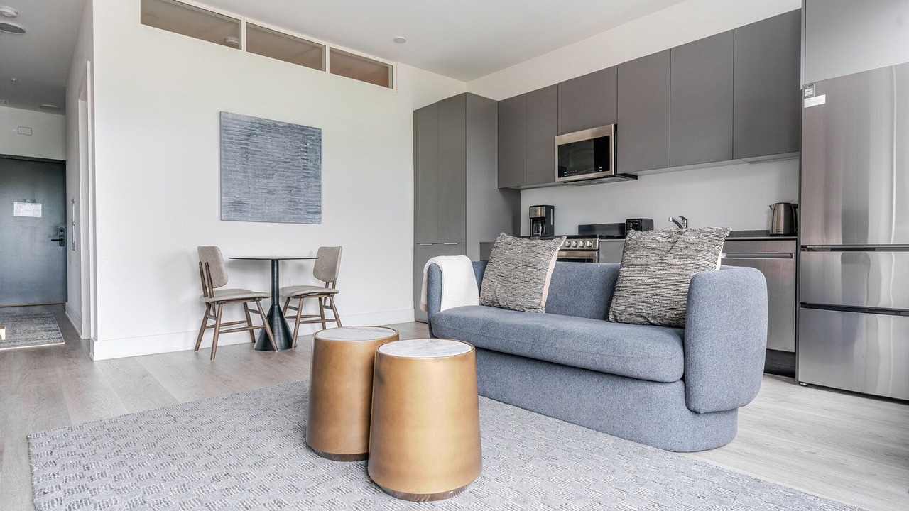 Photo of Livingroom in Truxton Circle