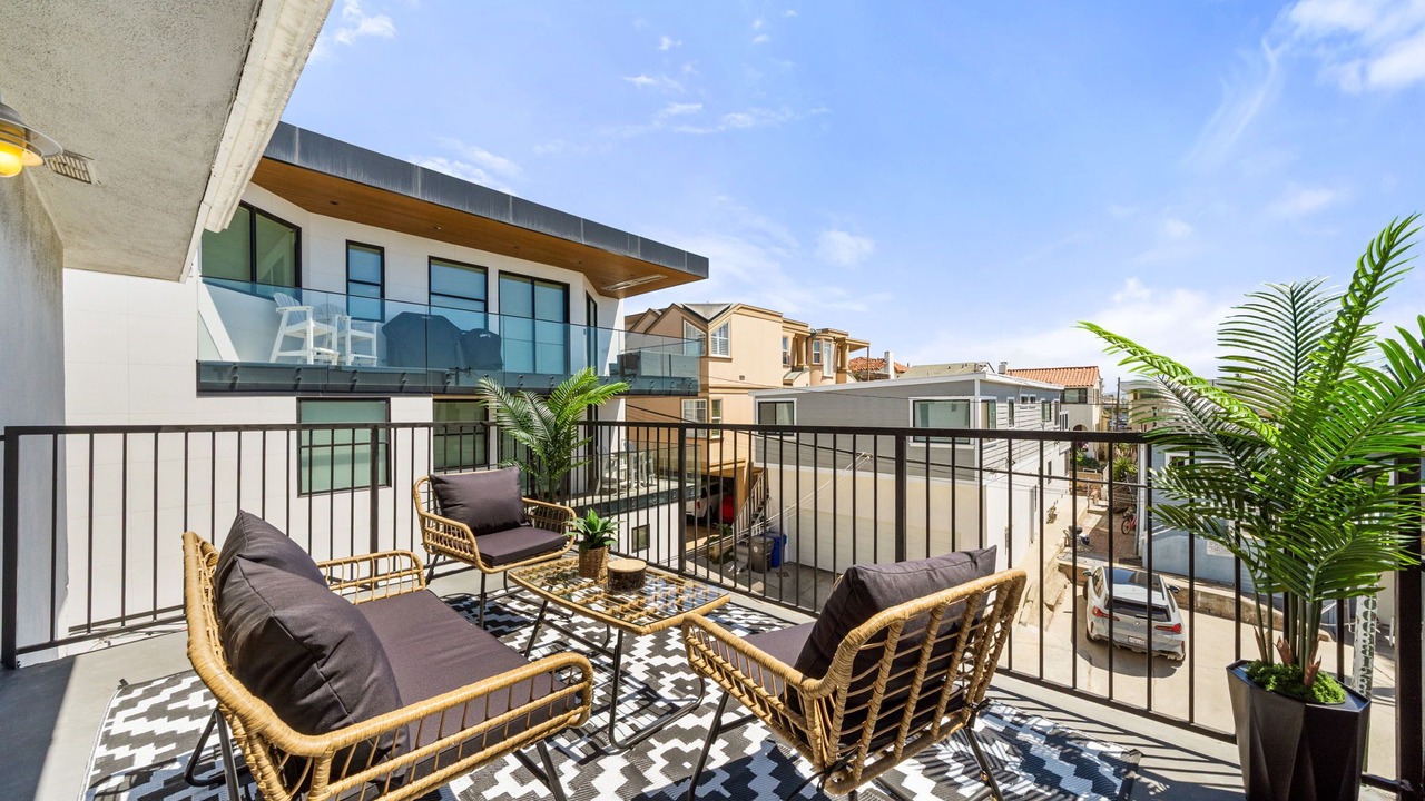 Photo of Patio Balcony in The Strand