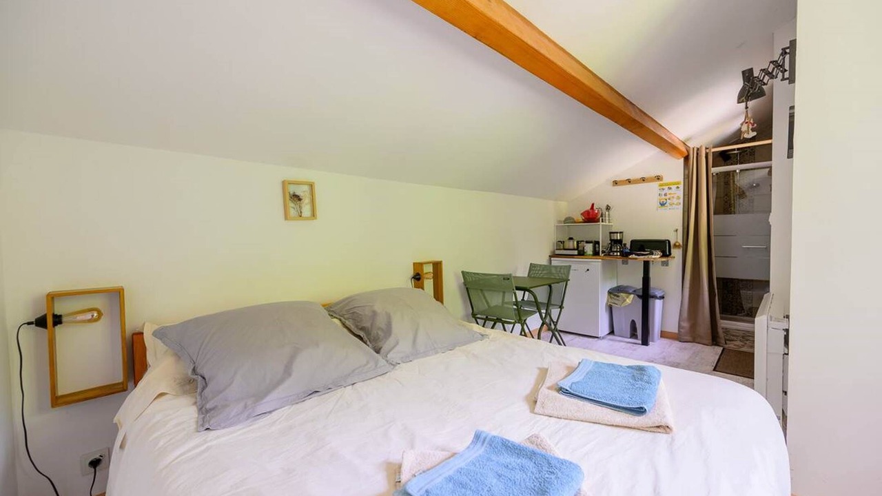 Photo of Others in Haulme