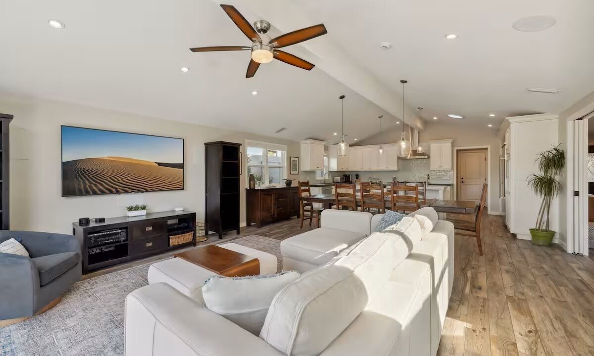 Photo of Livingroom in Thousand Oaks