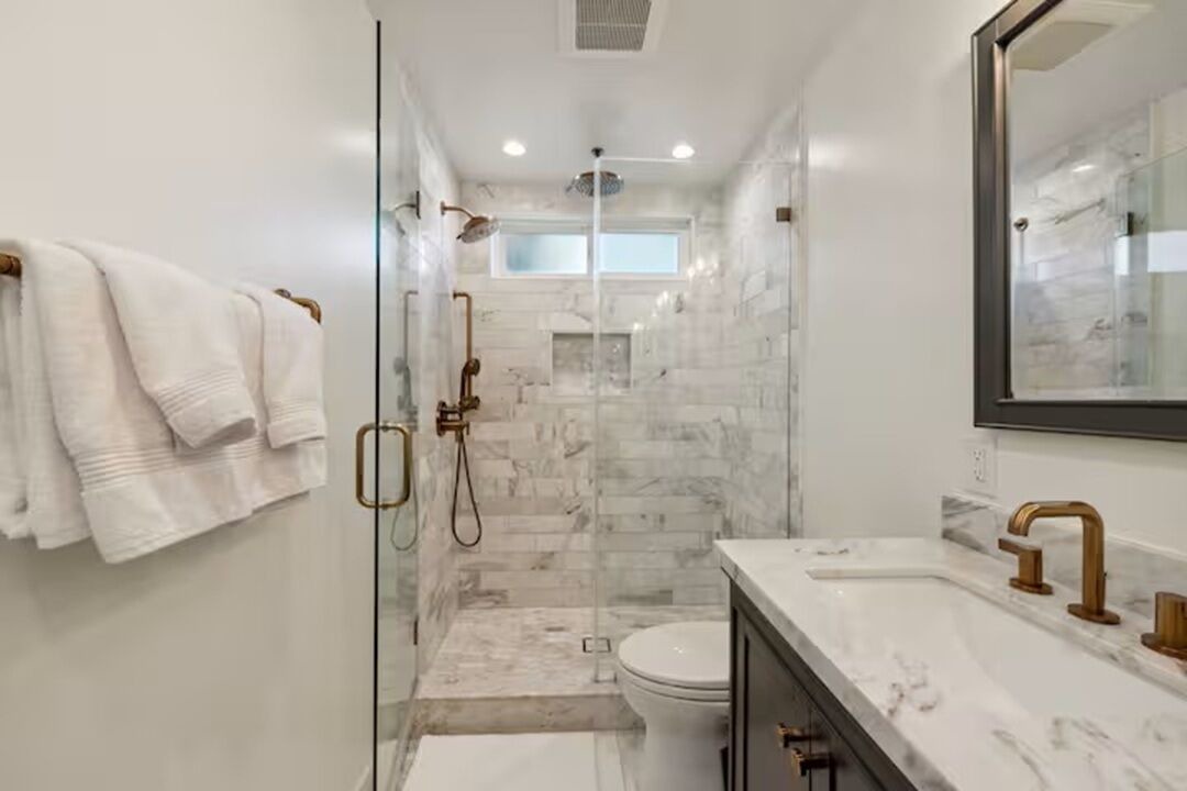 Photo of Bathroom in Thousand Oaks