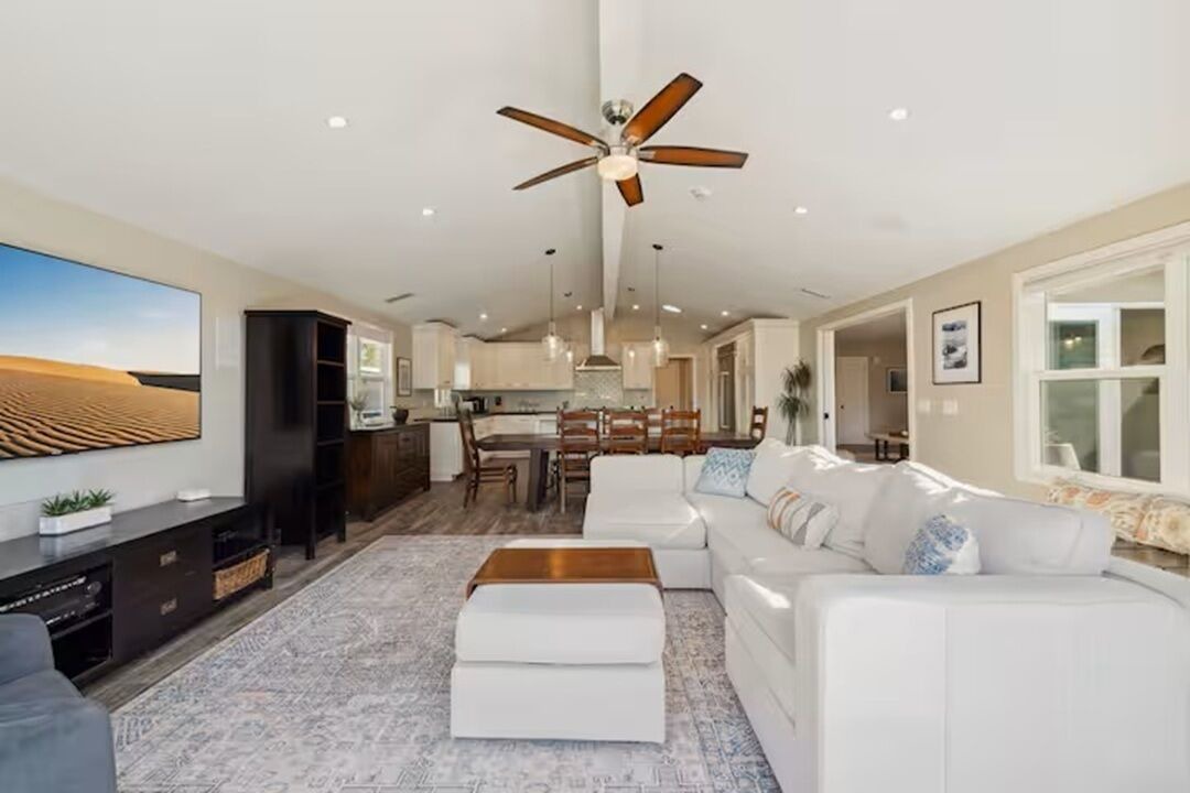 Photo of Livingroom in Thousand Oaks