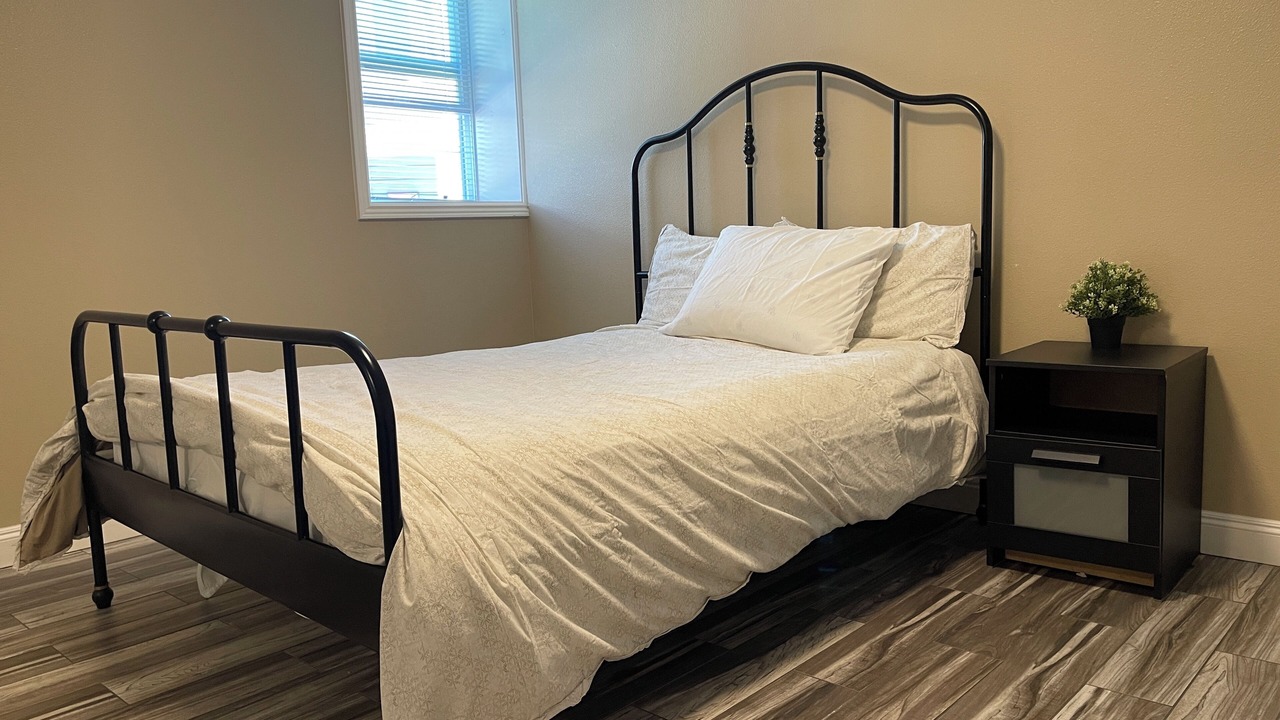 Photo of Bedroom in West Alameda