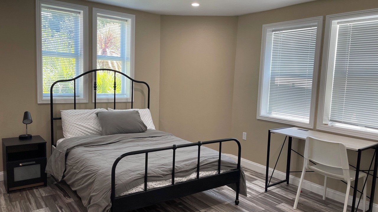 Photo of Bedroom in West Alameda