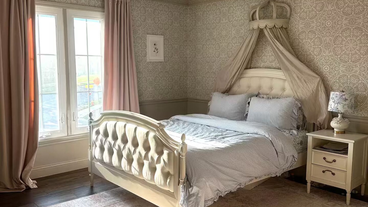 Photo of Bedroom in Overland Park