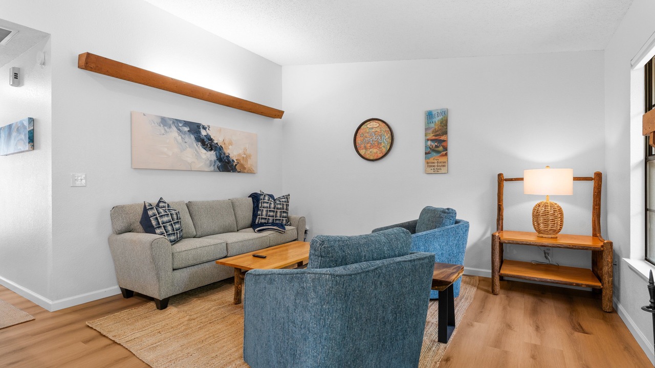 Photo of Livingroom in Kimberling City