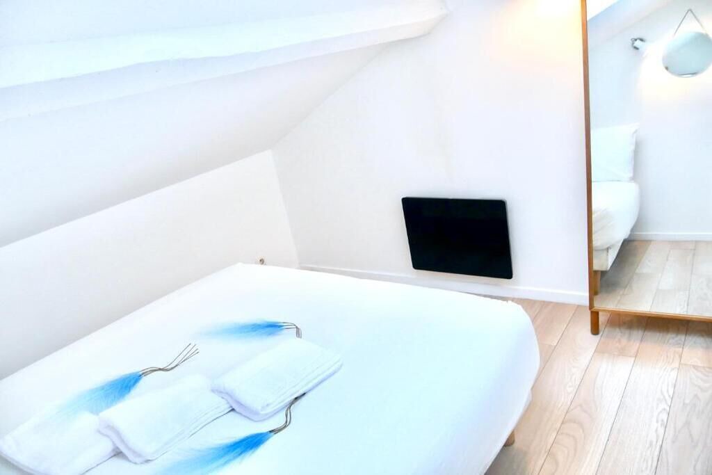 Photo of Bedroom in Melun