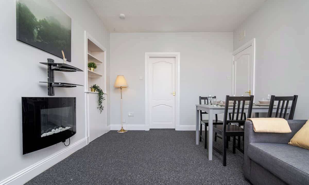 Photo of Livingroom in Grangemouth