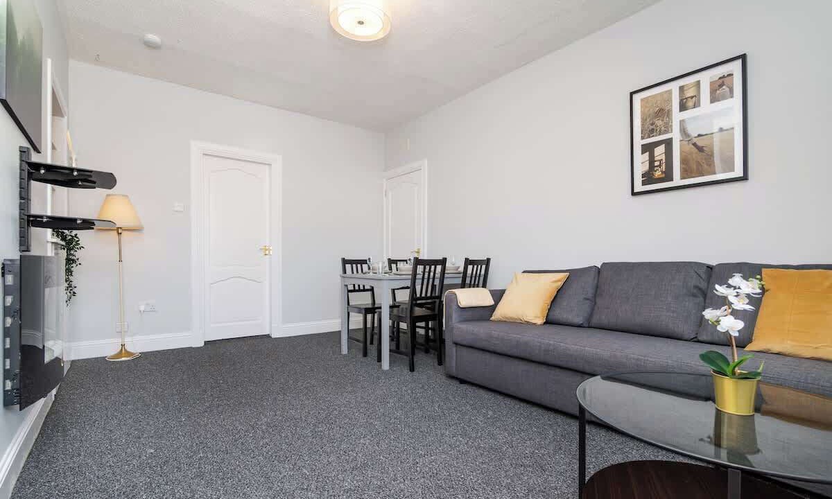 Photo of Livingroom in Grangemouth