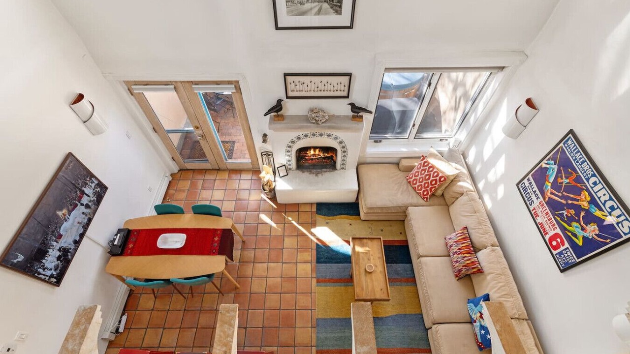 Photo of Livingroom in South Capitol