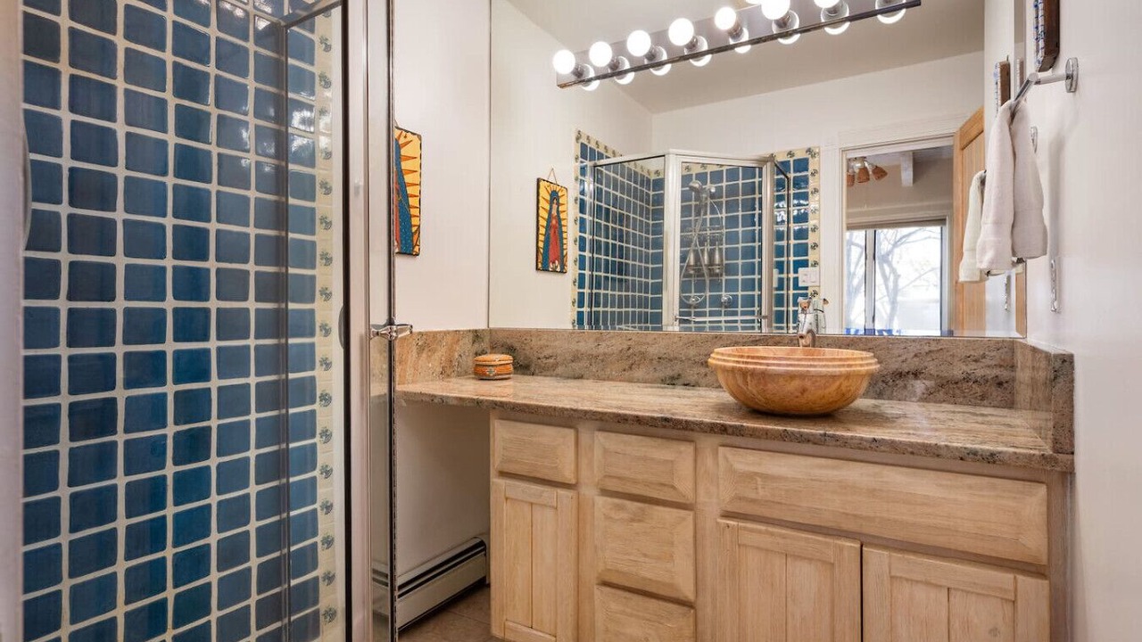 Photo of Bathroom in South Capitol