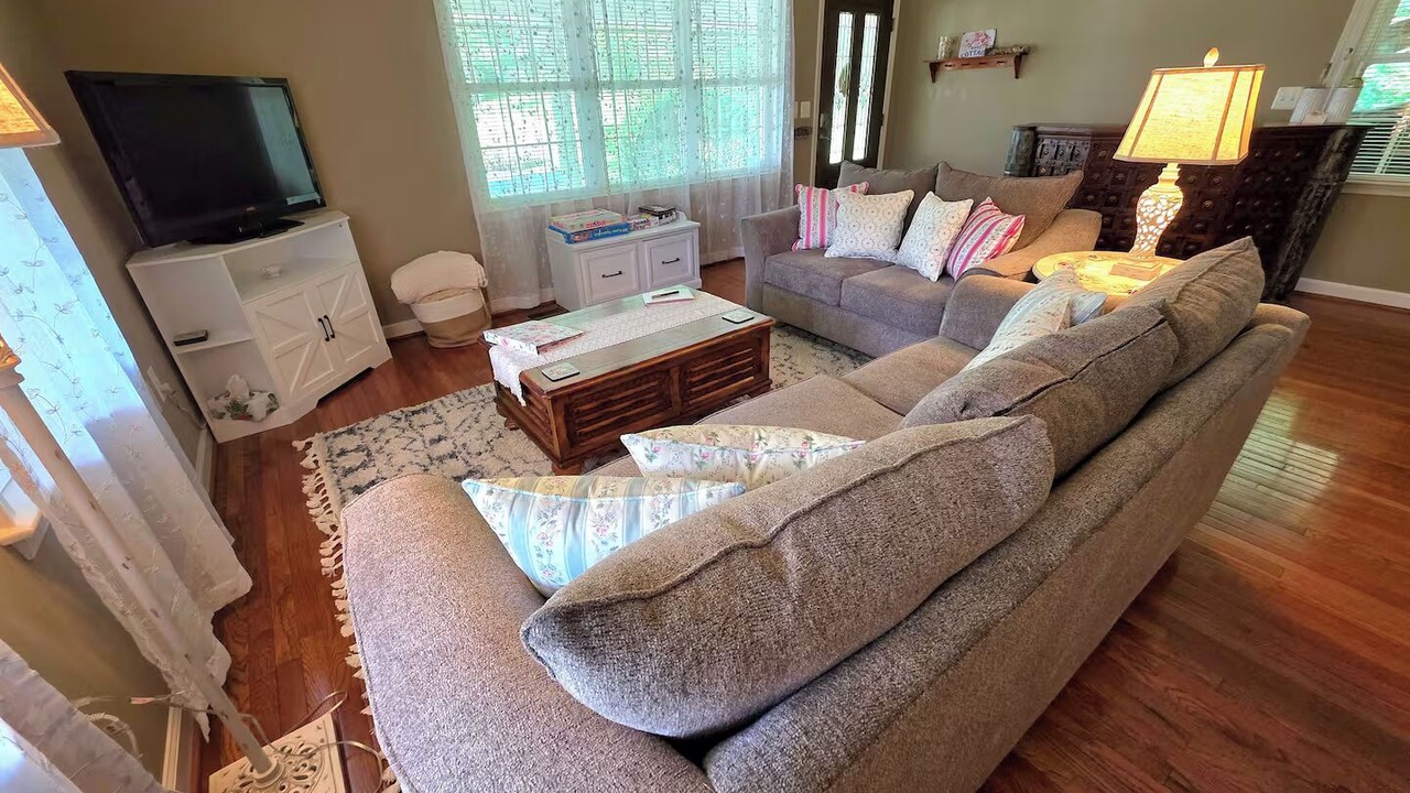 Photo of Livingroom in George Washington