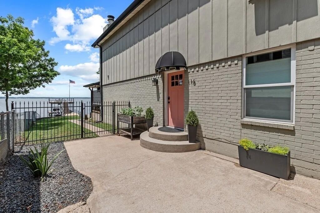 Photo of Patio Balcony in Gun Barrel City