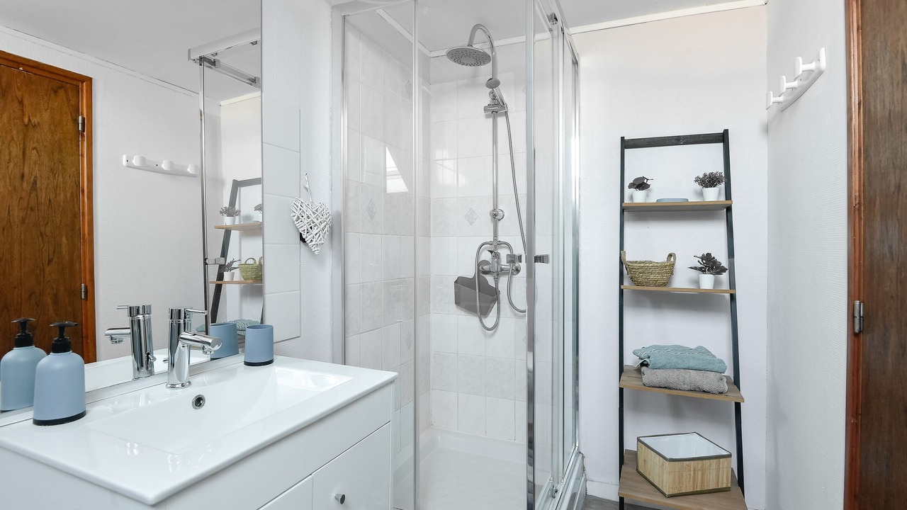 Photo of Bathroom in Forest-Montiers