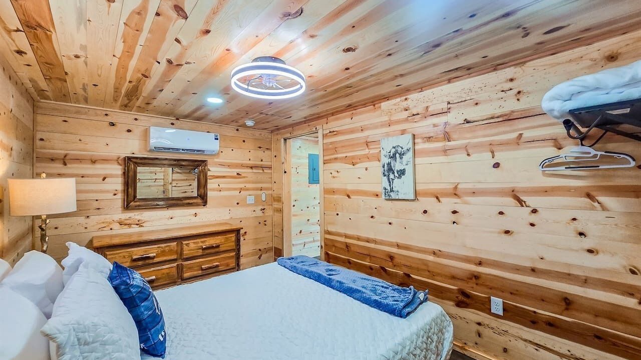 Photo of Bedroom in Checotah