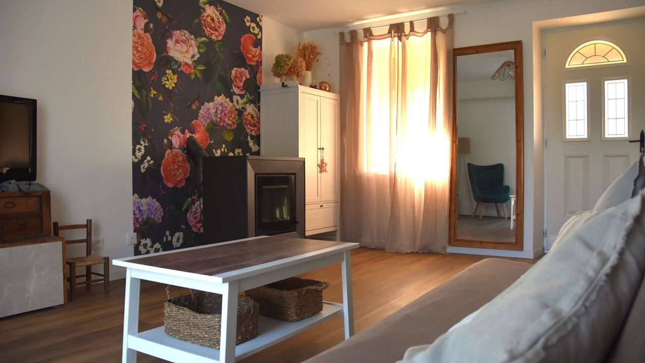 Photo of Livingroom in Salles-Courbaties