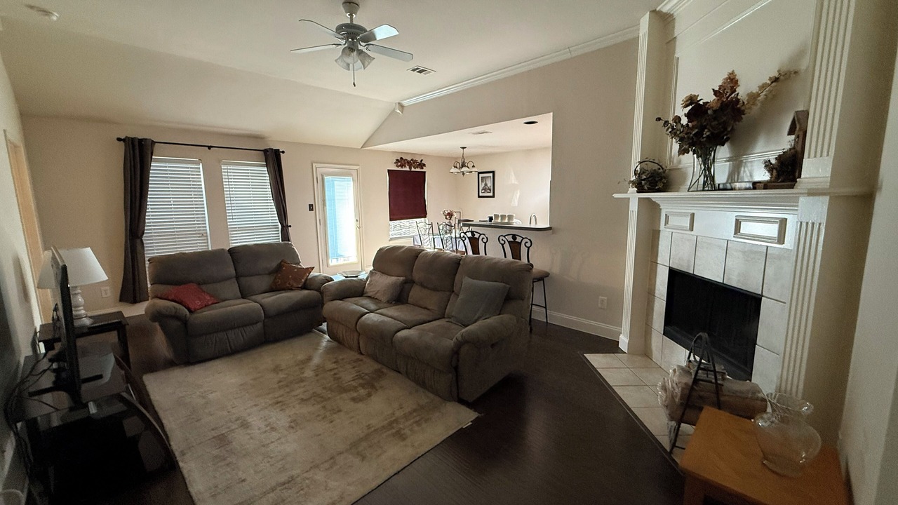 Photo of Livingroom in Euless
