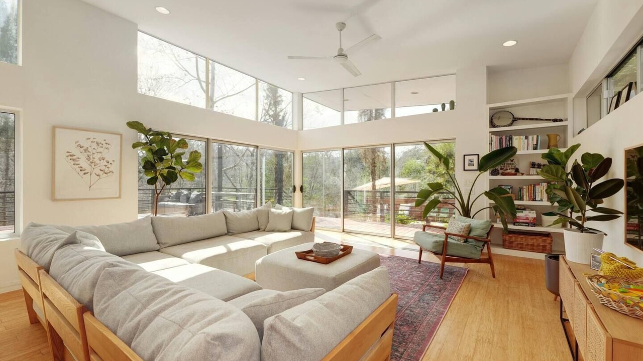 Photo of Livingroom in University Hills