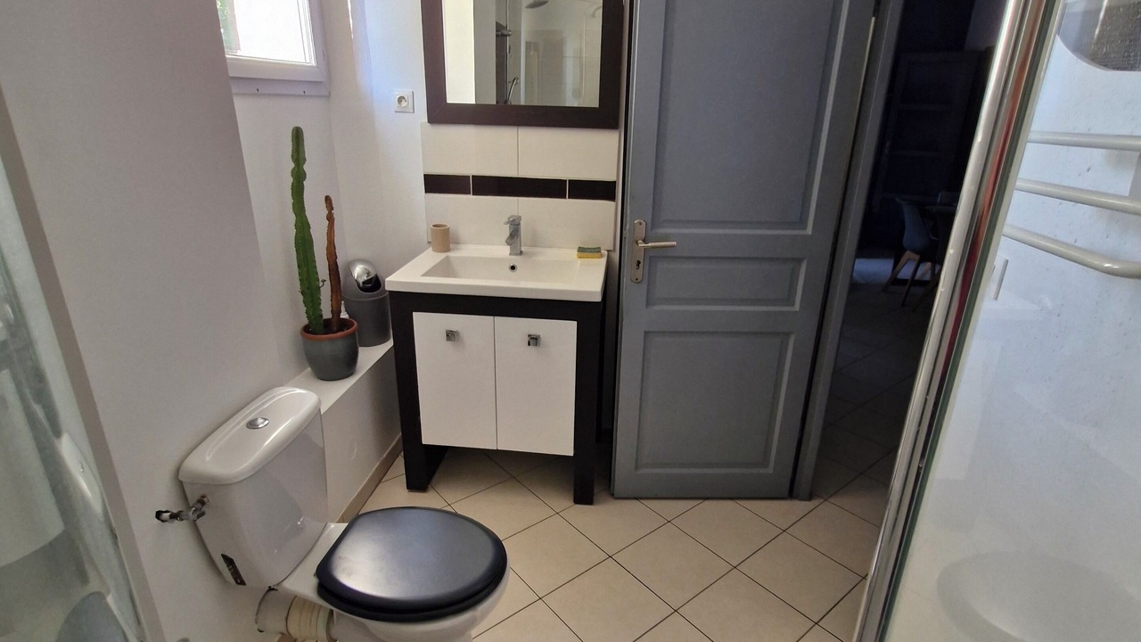 Photo of Bathroom in Forcalqueiret