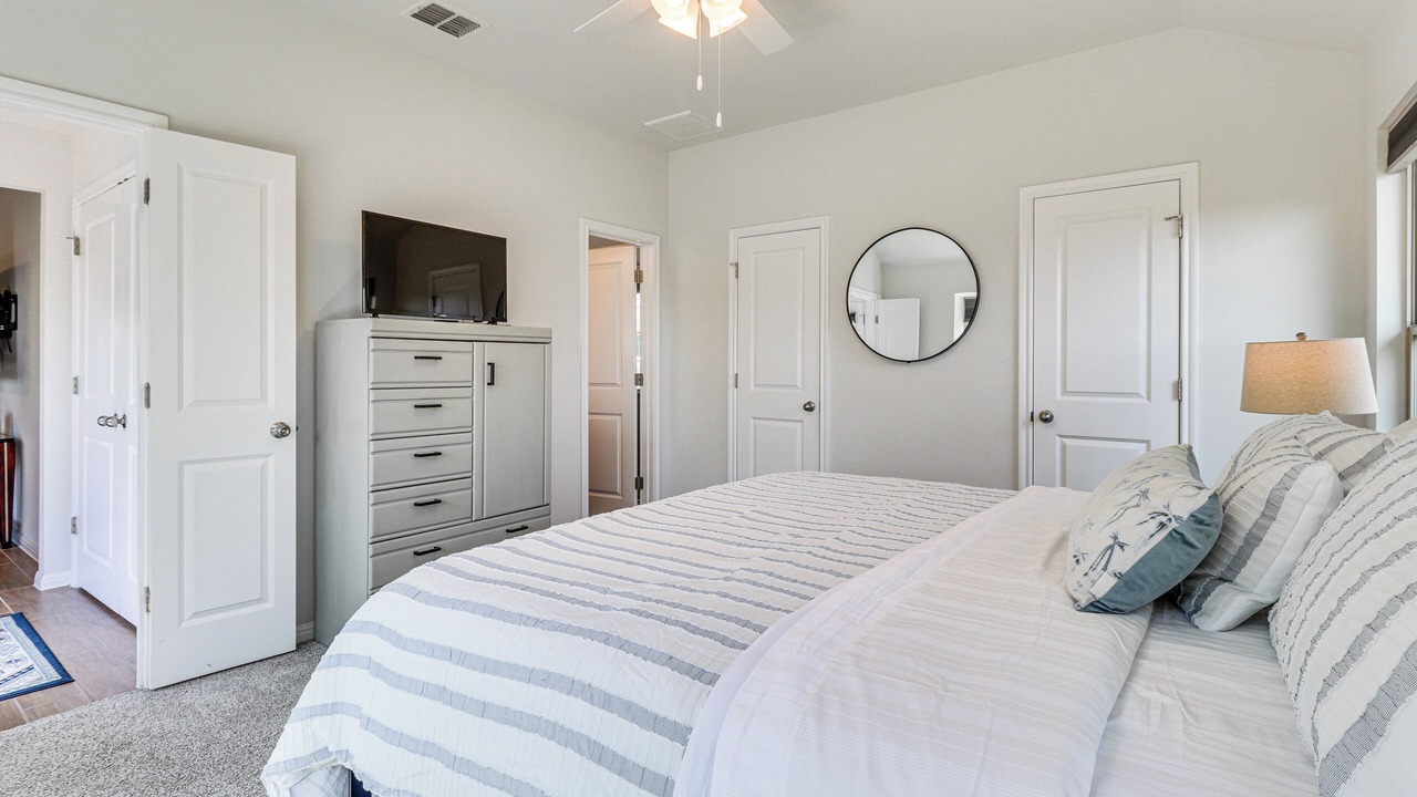 Photo of Bedroom in Kyle