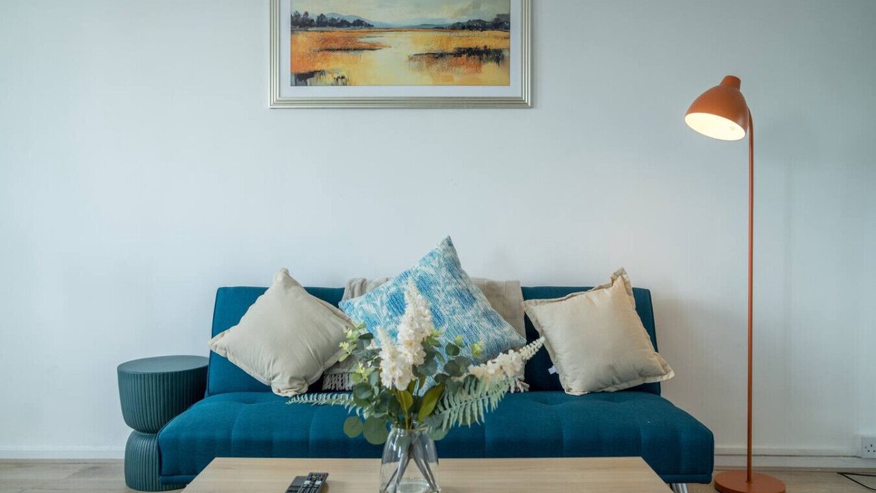 Photo of Livingroom in Langley Marish