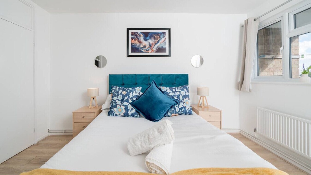 Photo of Bedroom in Langley Marish