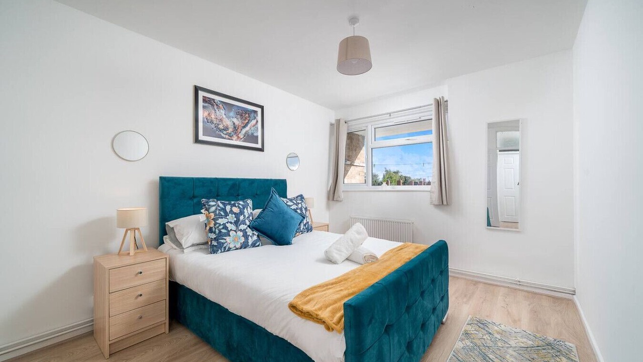 Photo of Bedroom in Langley Marish