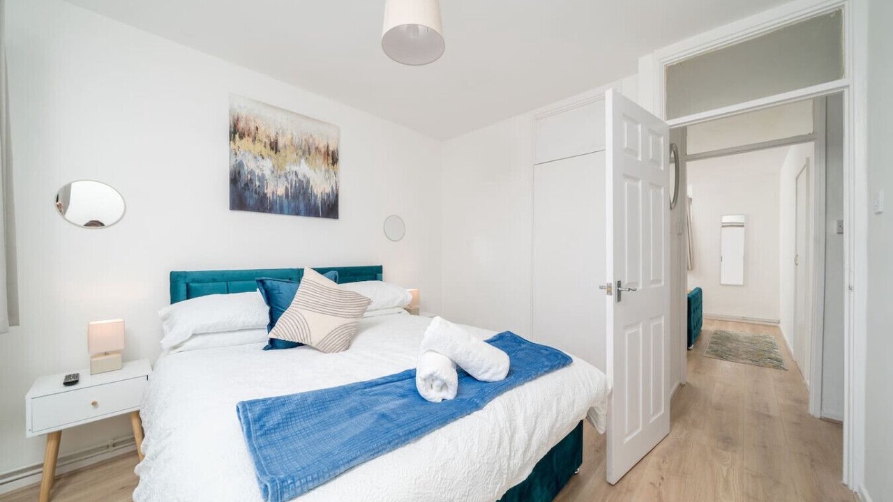 Photo of Bedroom in Langley Marish