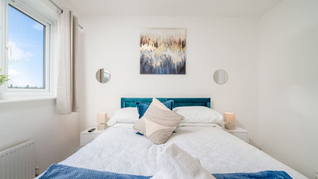 Photo of Bedroom in Langley Marish